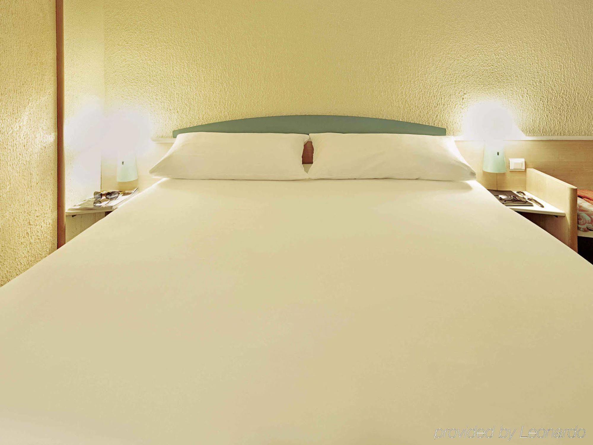 Ibis Archamps Porte De Geneve Exterior foto